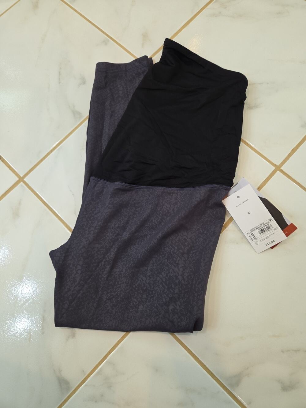 Isabel by Ingrid & Isabel Maternity Grey Over The Belly Active Legging Pants NWT